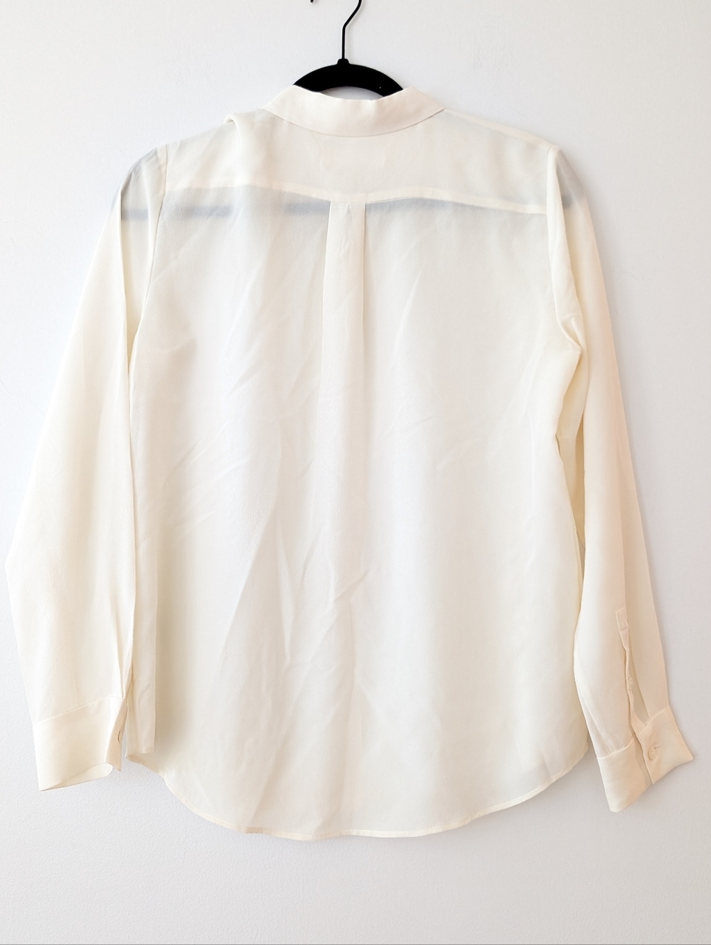 Everlane 100% Silk Ivory Button Down Blouse Size 4 - Picture 5 of 5